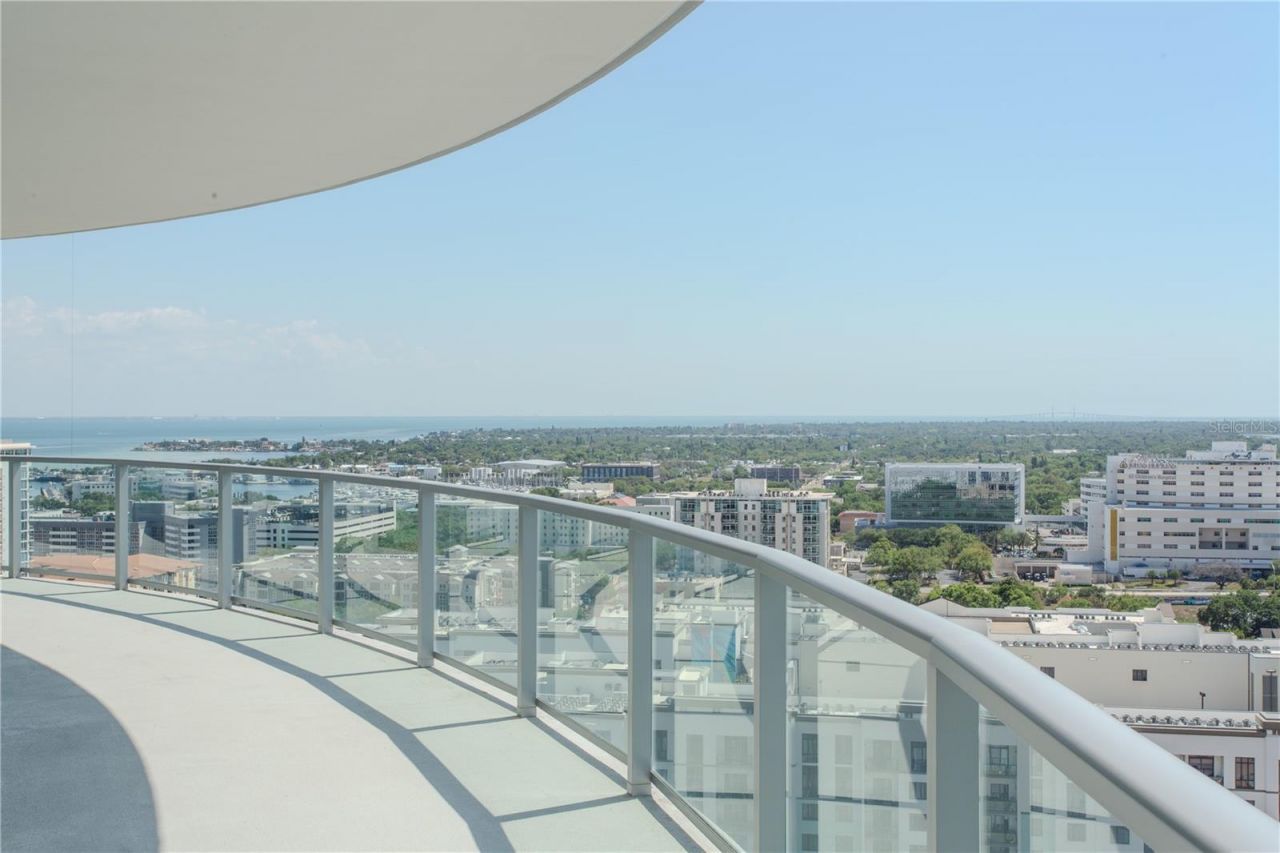400 Central Avenue, Unit 2001, Saint Petersburg, FL 33701 Photo