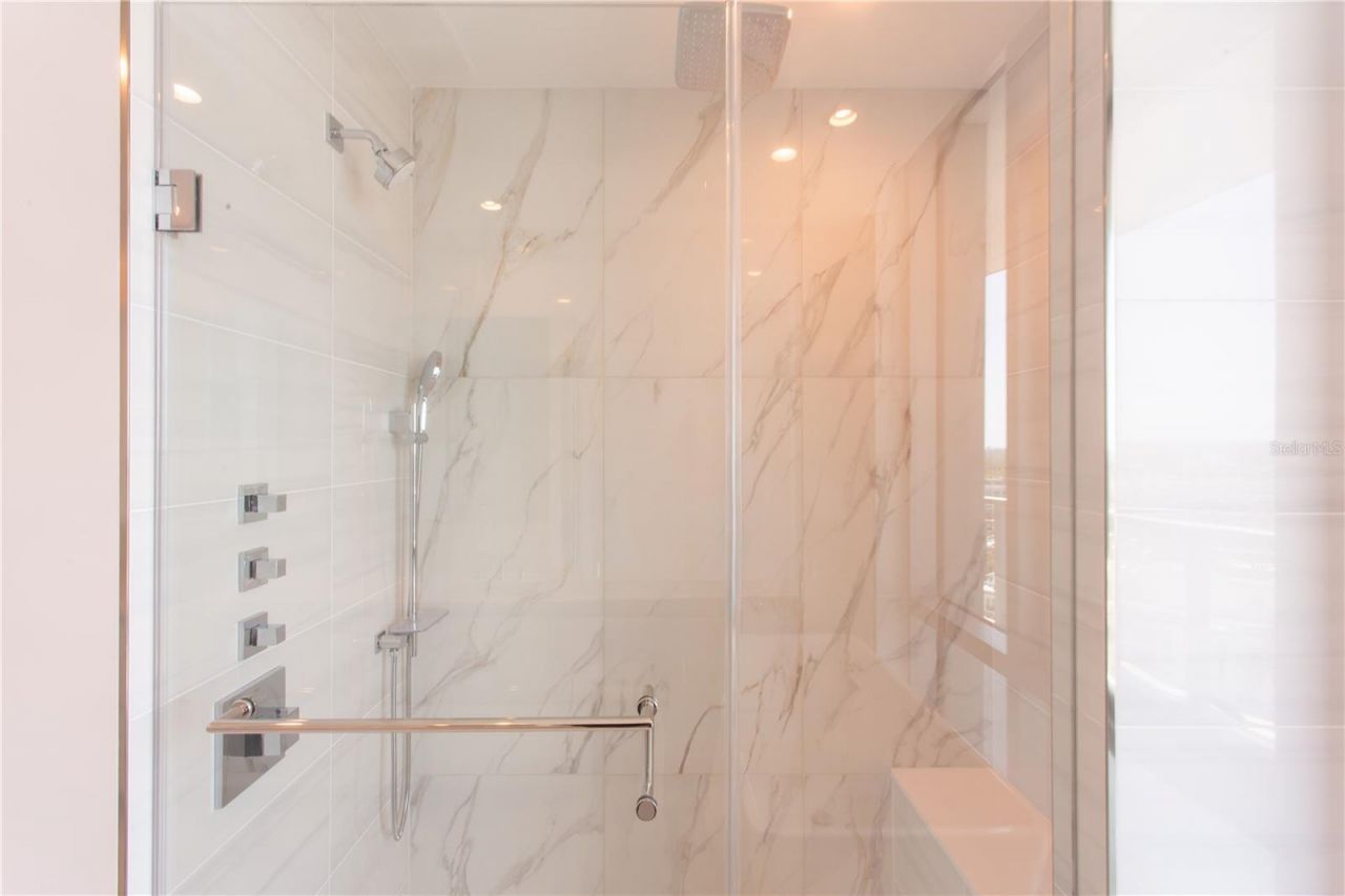 400 Central Avenue, Unit 2001, Saint Petersburg, FL 33701 Photo