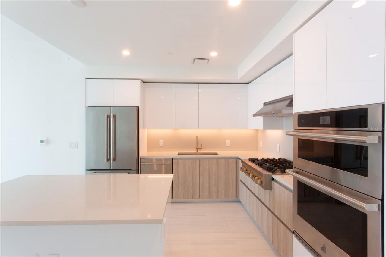 400 Central Avenue, Unit 2001, Saint Petersburg, FL 33701 Photo