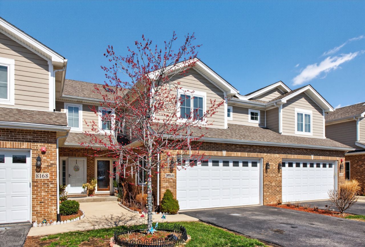 8166 W 87th Street, Hickory Hills, IL 60457