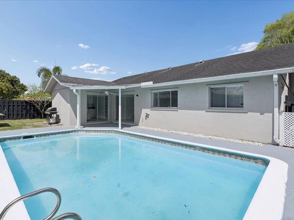 2324 NW 98th Terrace, Coral Springs, FL 33065