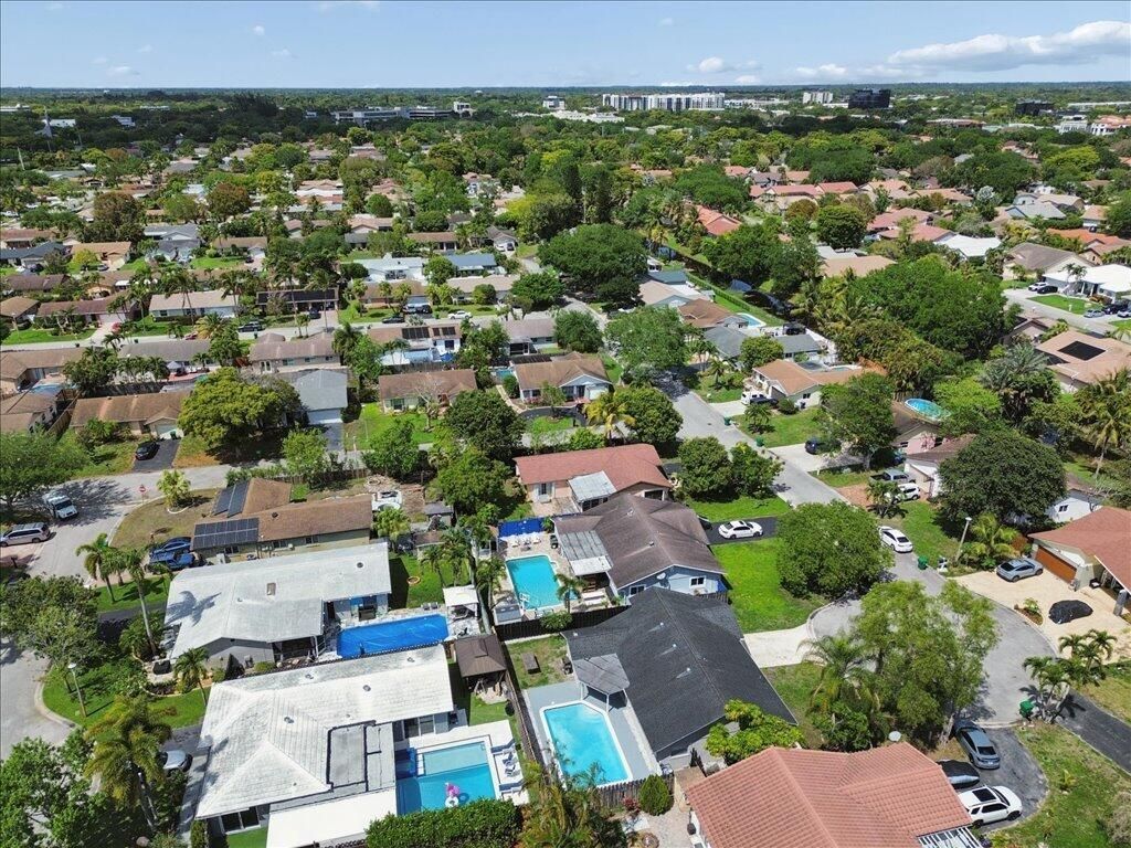 2324 NW 98th Terrace, Coral Springs, FL 33065 Photo