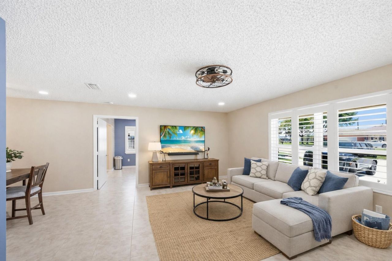 1207 Sea Pines Lane, Lantana, FL 33462 Photo