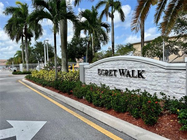 11854 SW 8th St , Pembroke Pines, FL 33025