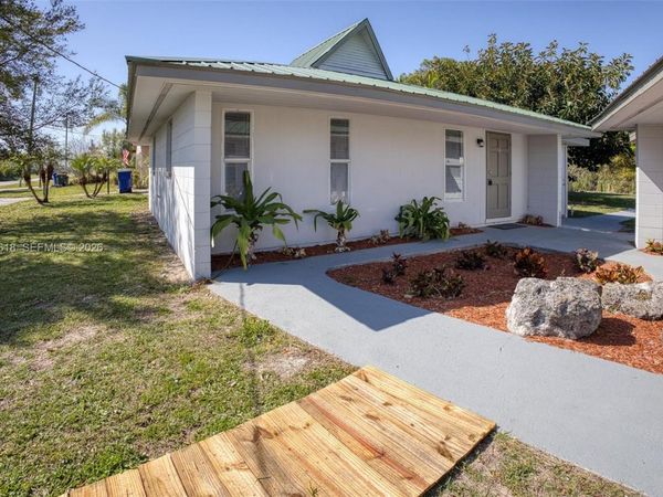 101-103 Jasmine CT, Lake Placid, FL 33852