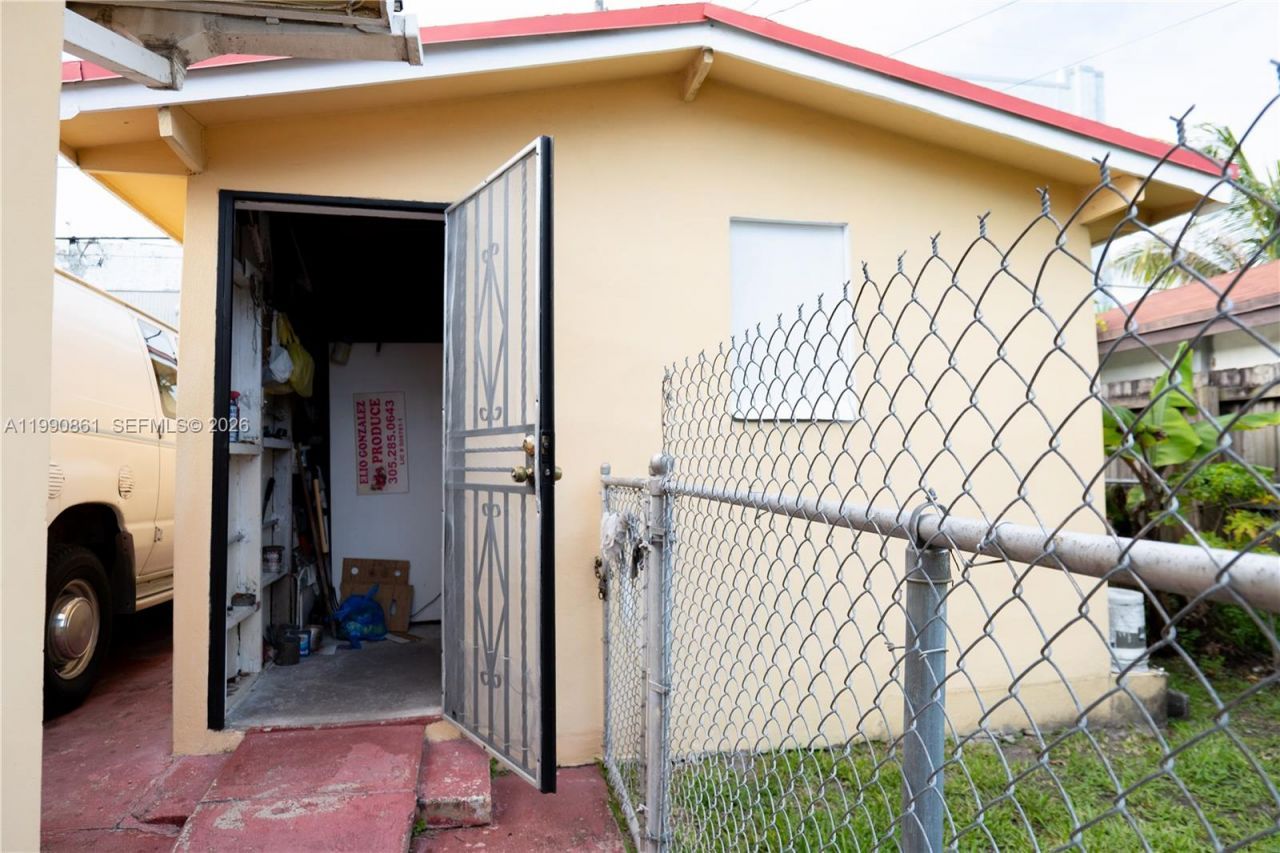 2323 SW 17th Ter, Miami, FL 33145 Photo