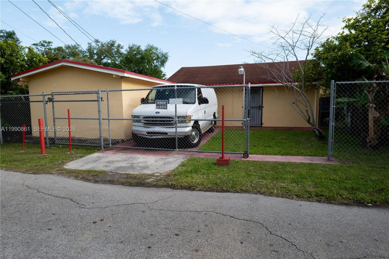 2323 SW 17th Ter, Miami, FL 33145 Photo