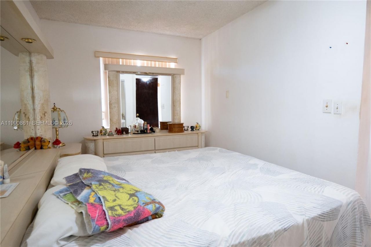 2323 SW 17th Ter, Miami, FL 33145 Photo