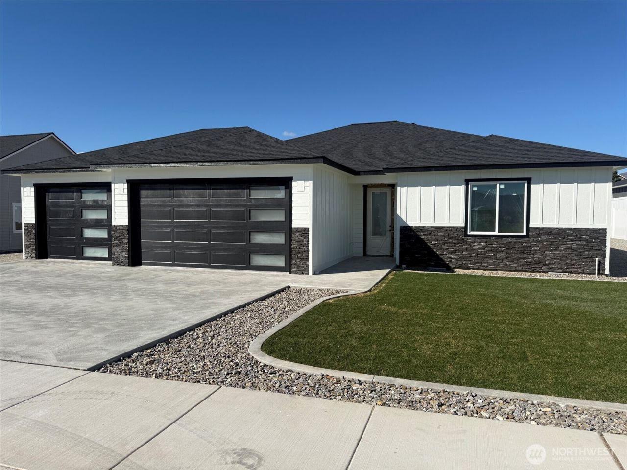 881 NE Conner Court, East Wenatchee, WA 98802 Main Photo