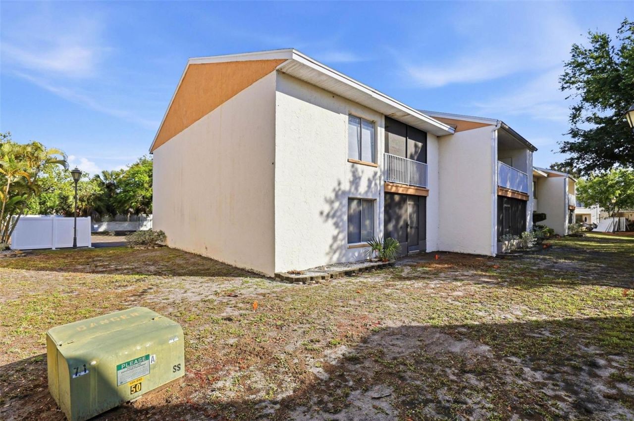 776 100th Avenue N, Unit 104, Saint Petersburg, FL 33702 Photo
