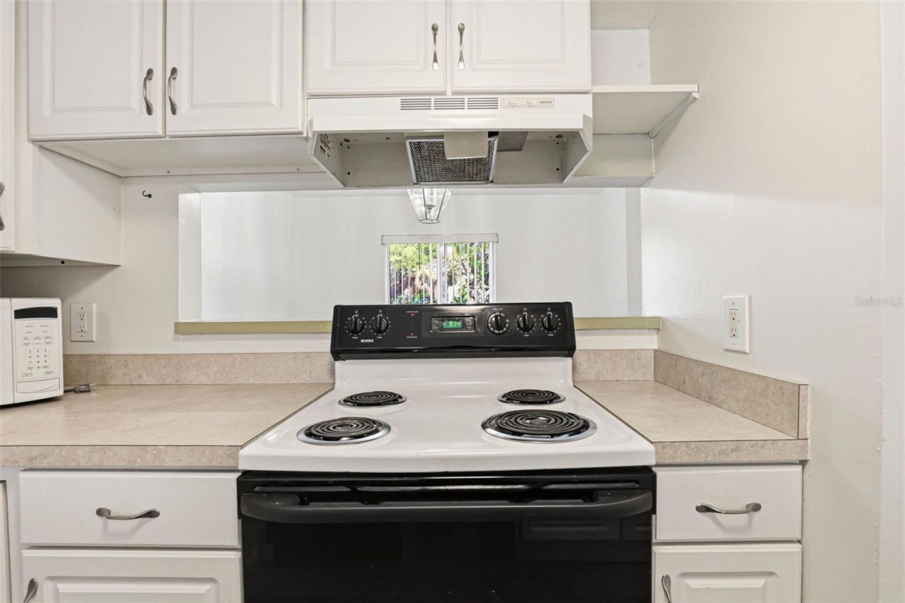 776 100th Avenue N, Unit 104, Saint Petersburg, FL 33702 Photo