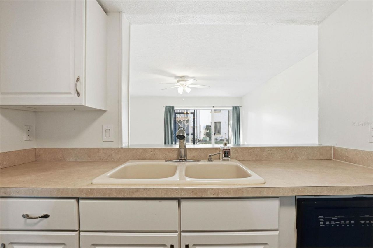 776 100th Avenue N, Unit 104, Saint Petersburg, FL 33702 Photo