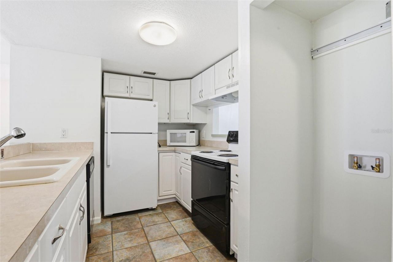 776 100th Avenue N, Unit 104, Saint Petersburg, FL 33702 Photo