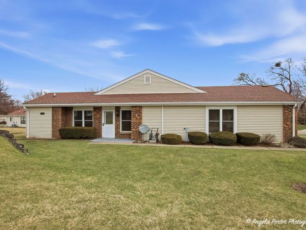 7112 Nassau Court , Fox Lake, IL 60020