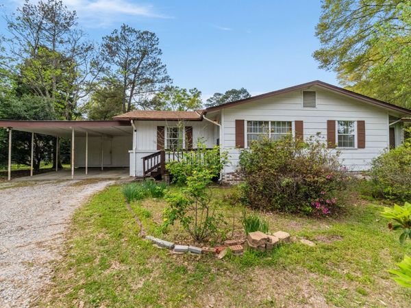 37 Archie Smith Rd., Hattiesburg, MS 39402