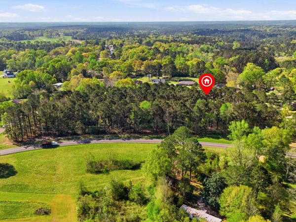 3086 Oak Grove Rd., Hattiesburg, MS 39402