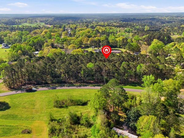 3082 Oak Grove Rd., Hattiesburg, MS 39402