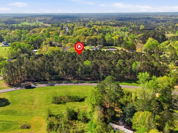 3078 Oak Grove Rd., Hattiesburg, MS 39402