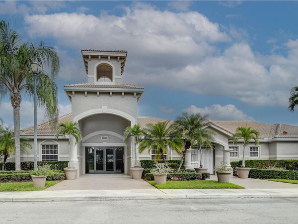 5031 Wiles Road, Unit 203, Coconut Creek, FL 33073