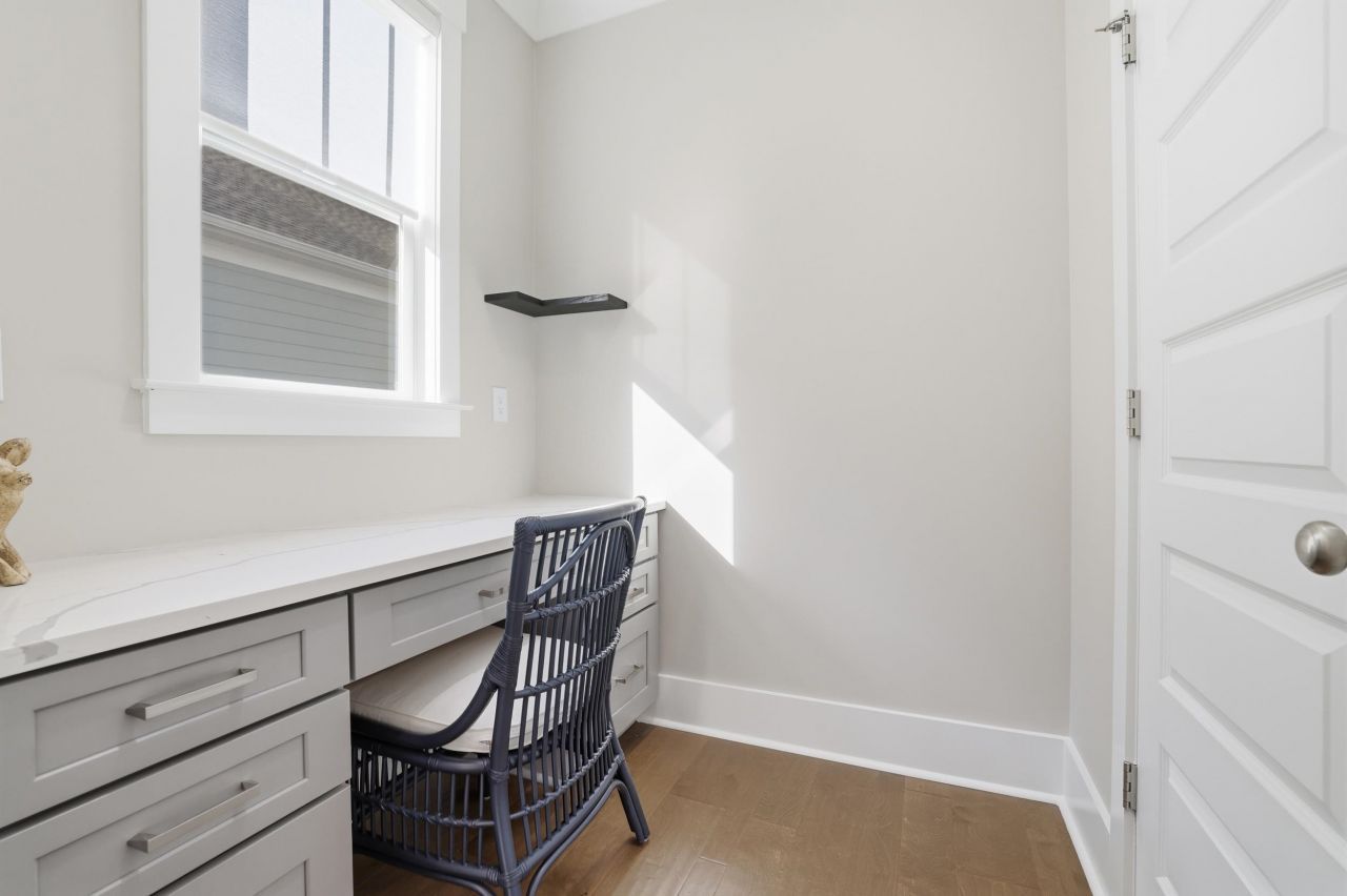 211 Black Water Dr. Photo 23