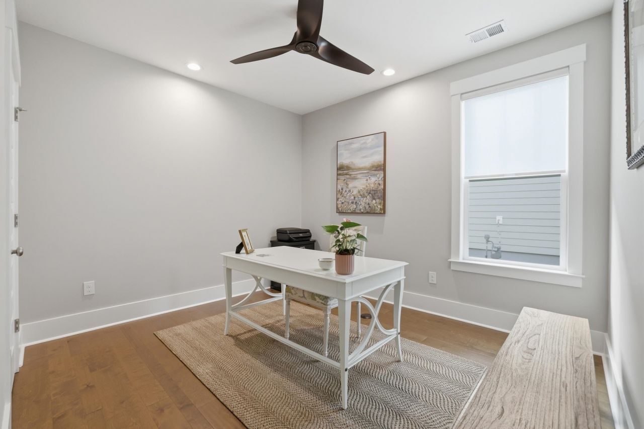 211 Black Water Dr. Photo 6