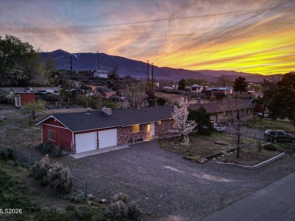 8704 Aquifer Way, Reno, NV 89506