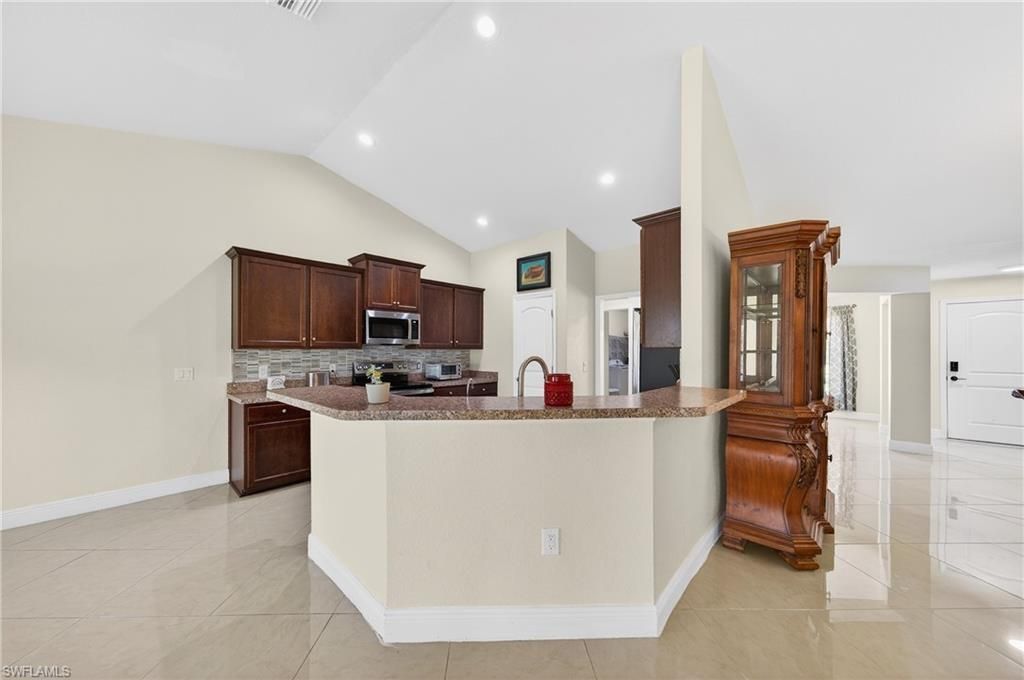 533 Willowbrook Dr , Lehigh Acres, FL 33972 Photo