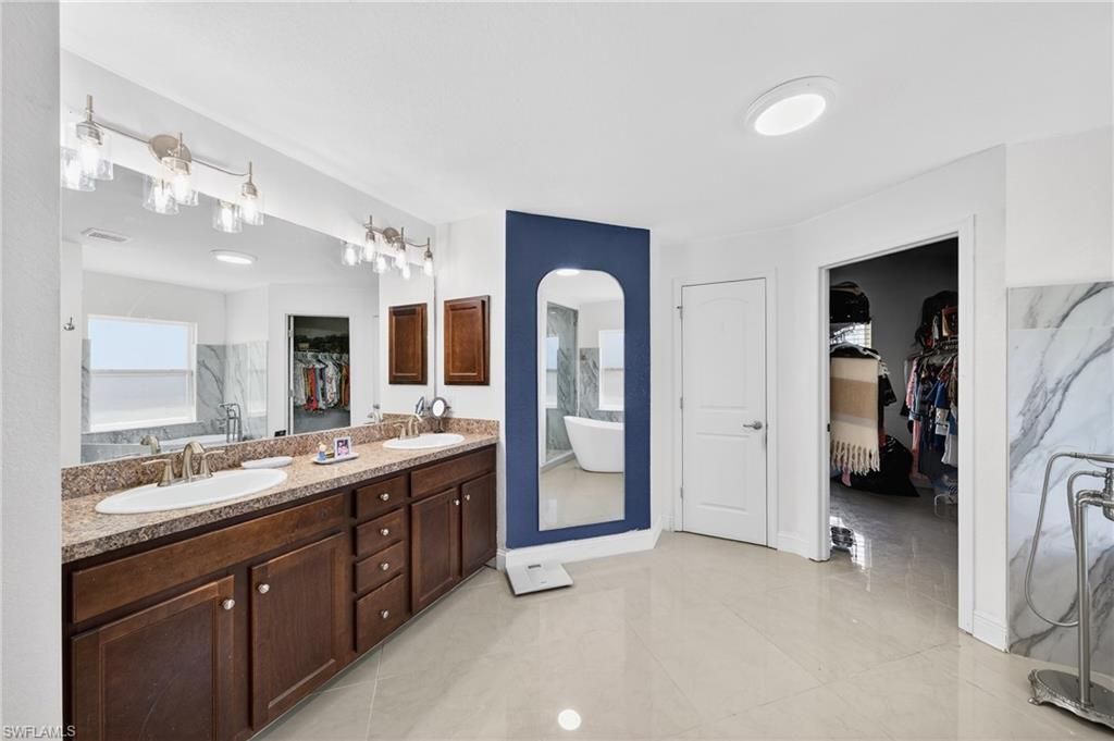 533 Willowbrook Dr , Lehigh Acres, FL 33972 Photo