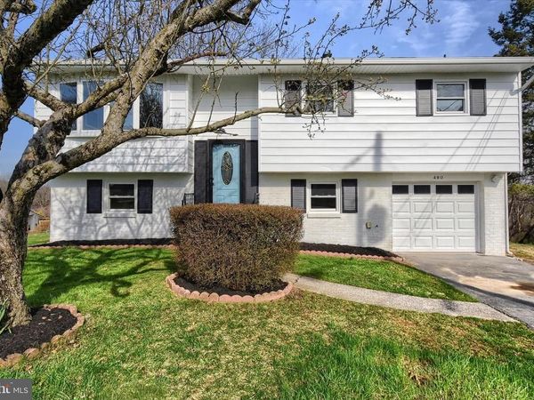 490 SUE DRIVE, HUMMELSTOWN, PA 17036