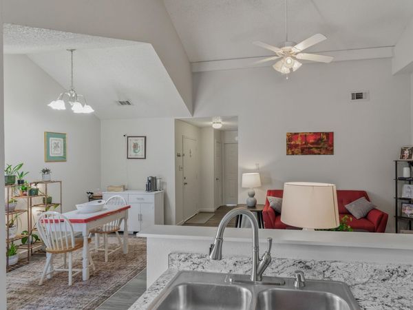8119 Summa Ave, Unit #c, Baton Rouge, LA 70809