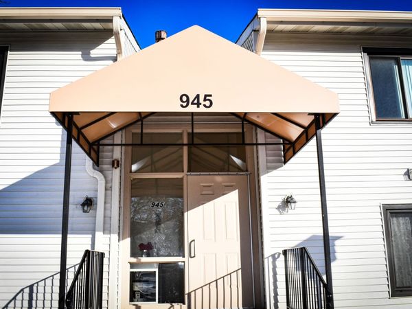 945 Commonwealth Court , Unit 4, Vernon Hills, IL 60061