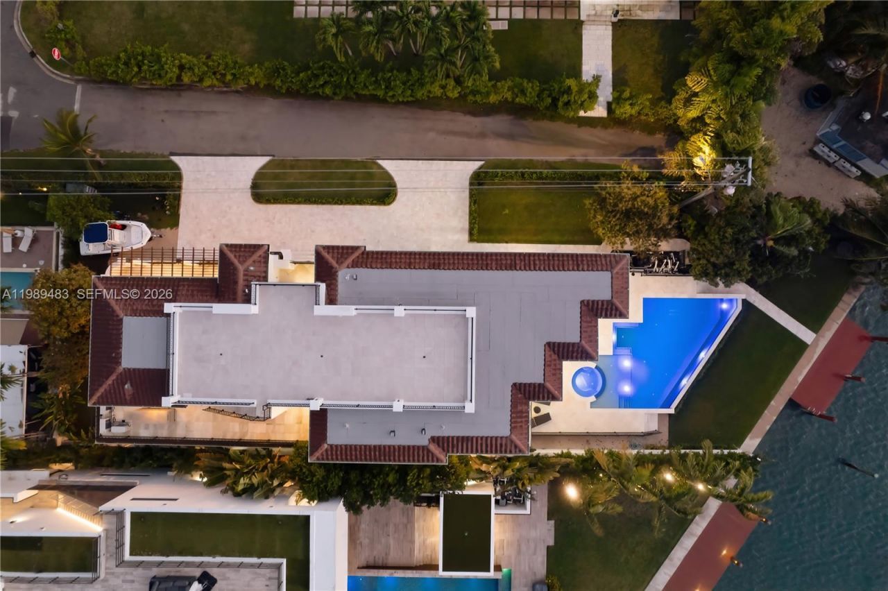 919 92nd St , Surfside, FL 33154 Photo