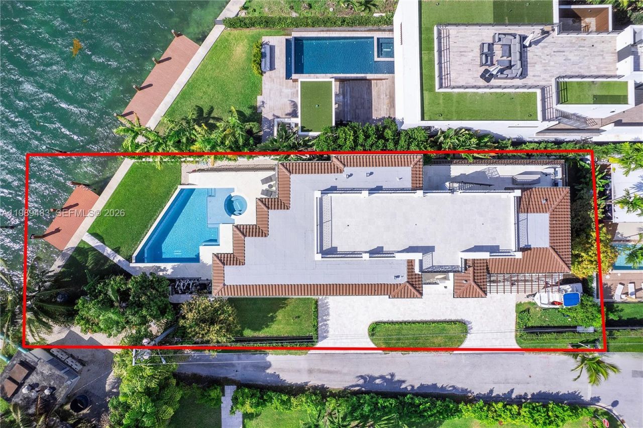 919 92nd St, Surfside, FL 33154 Photo