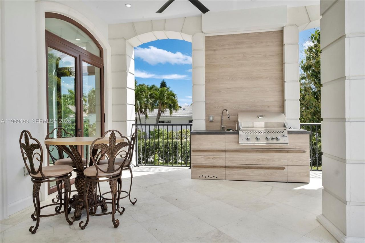 919 92nd St, Surfside, FL 33154 Photo