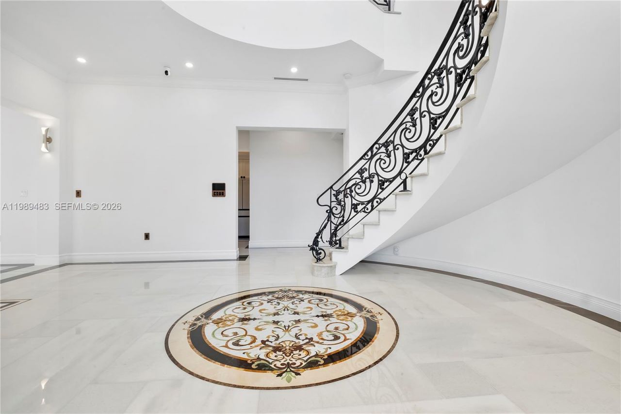 919 92nd St, Surfside, FL 33154 Photo