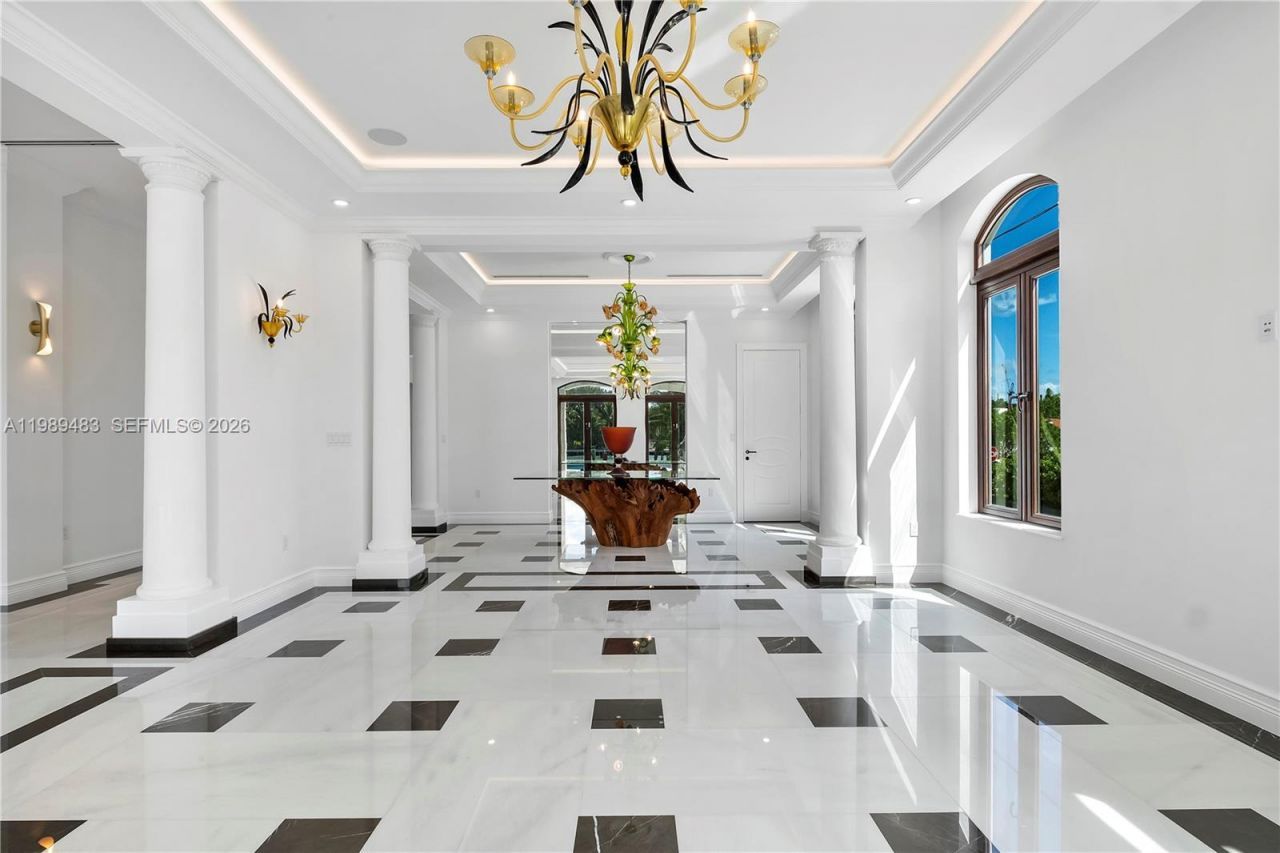 919 92nd St , Surfside, FL 33154 Photo