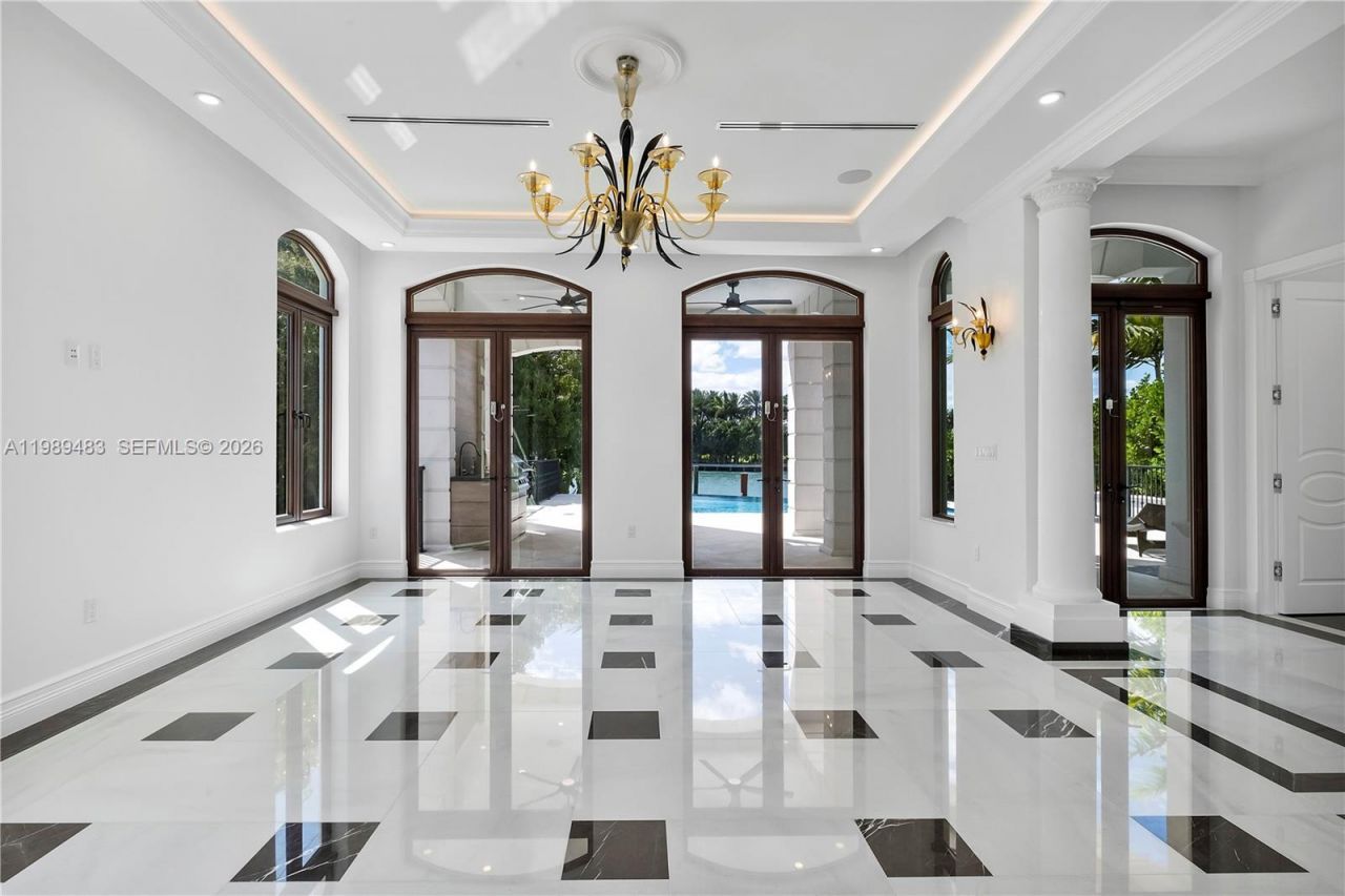 919 92nd St, Surfside, FL 33154 Photo