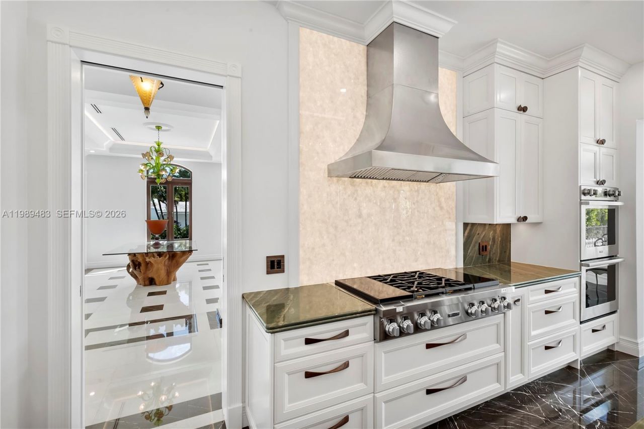 919 92nd St , Surfside, FL 33154 Photo