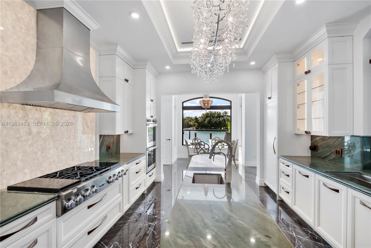 919 92nd St, Surfside, FL 33154 Photo