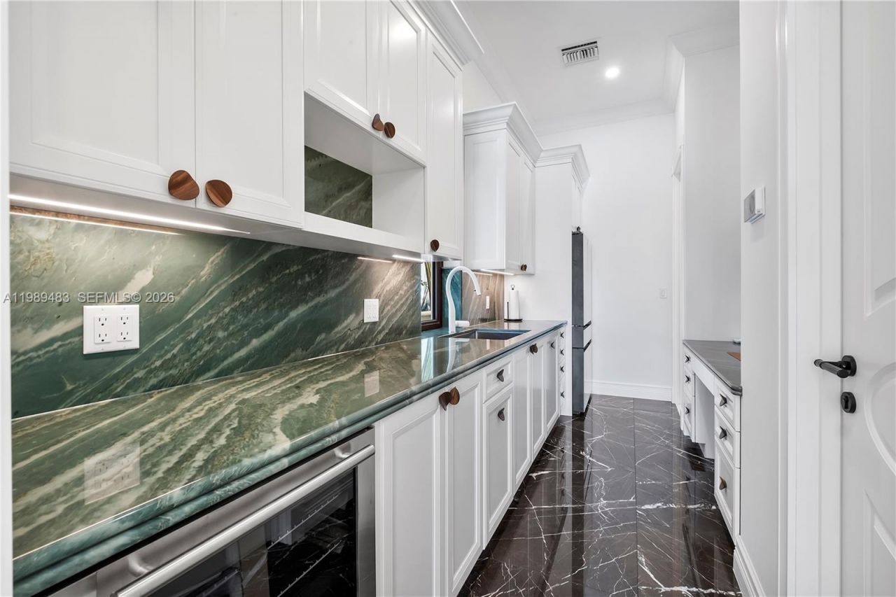 919 92nd St, Surfside, FL 33154 Photo