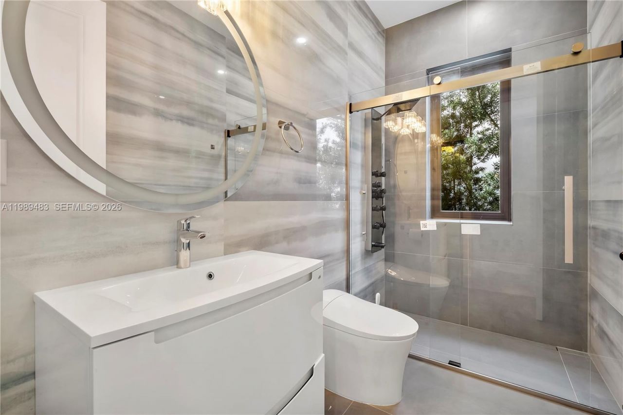 919 92nd St, Surfside, FL 33154 Photo