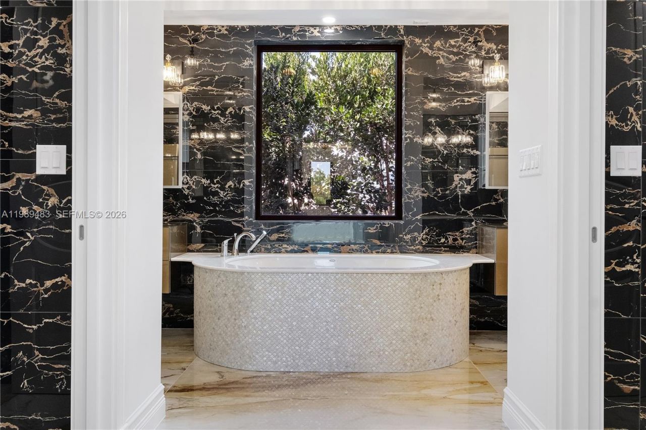 919 92nd St , Surfside, FL 33154 Photo