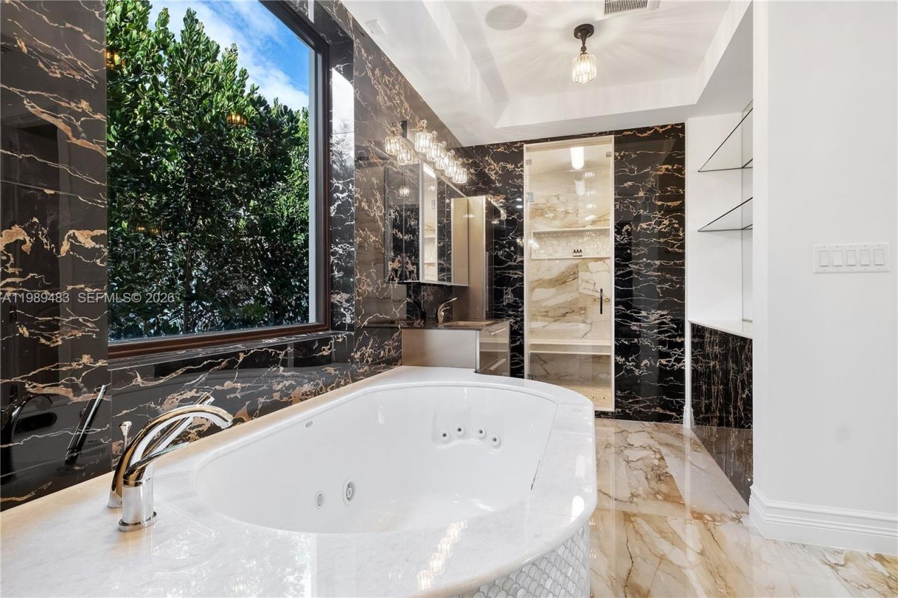 919 92nd St, Surfside, FL 33154 Photo