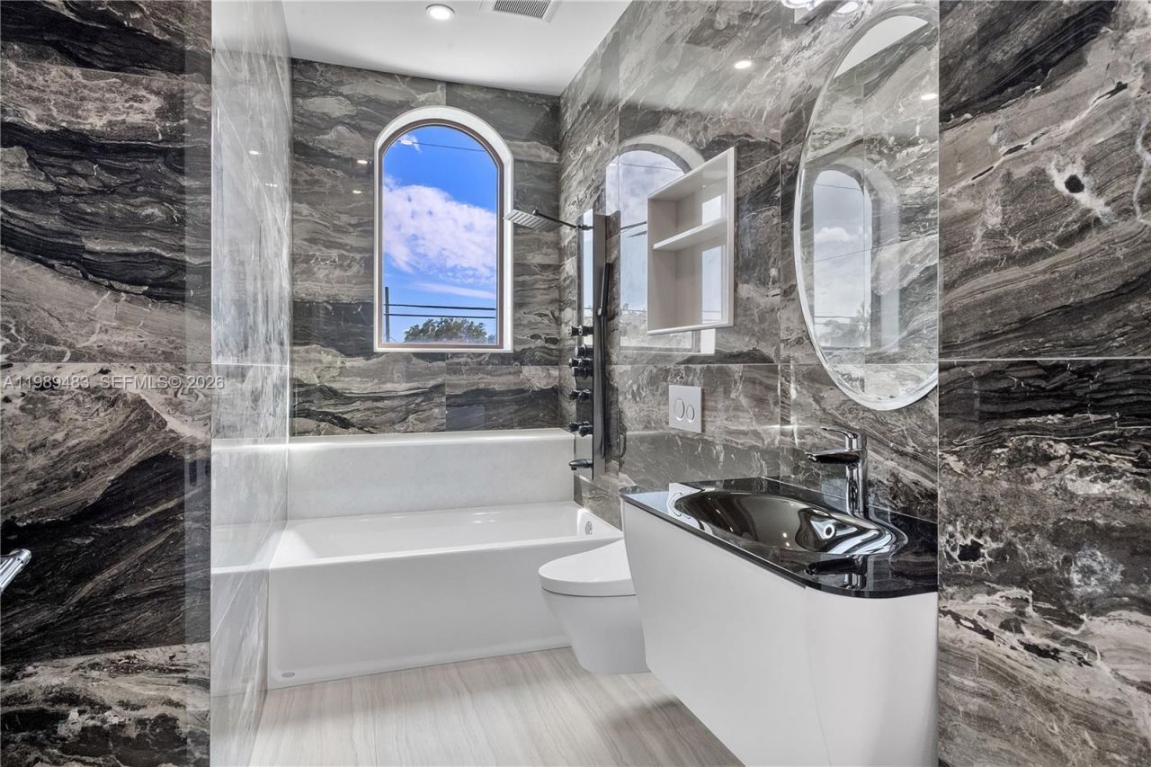 919 92nd St , Surfside, FL 33154 Photo