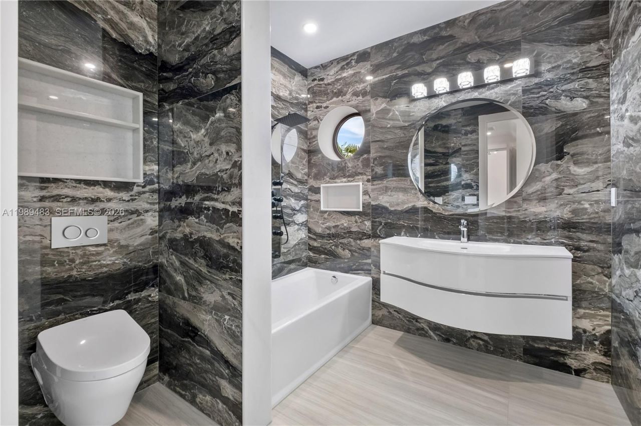 919 92nd St, Surfside, FL 33154 Photo