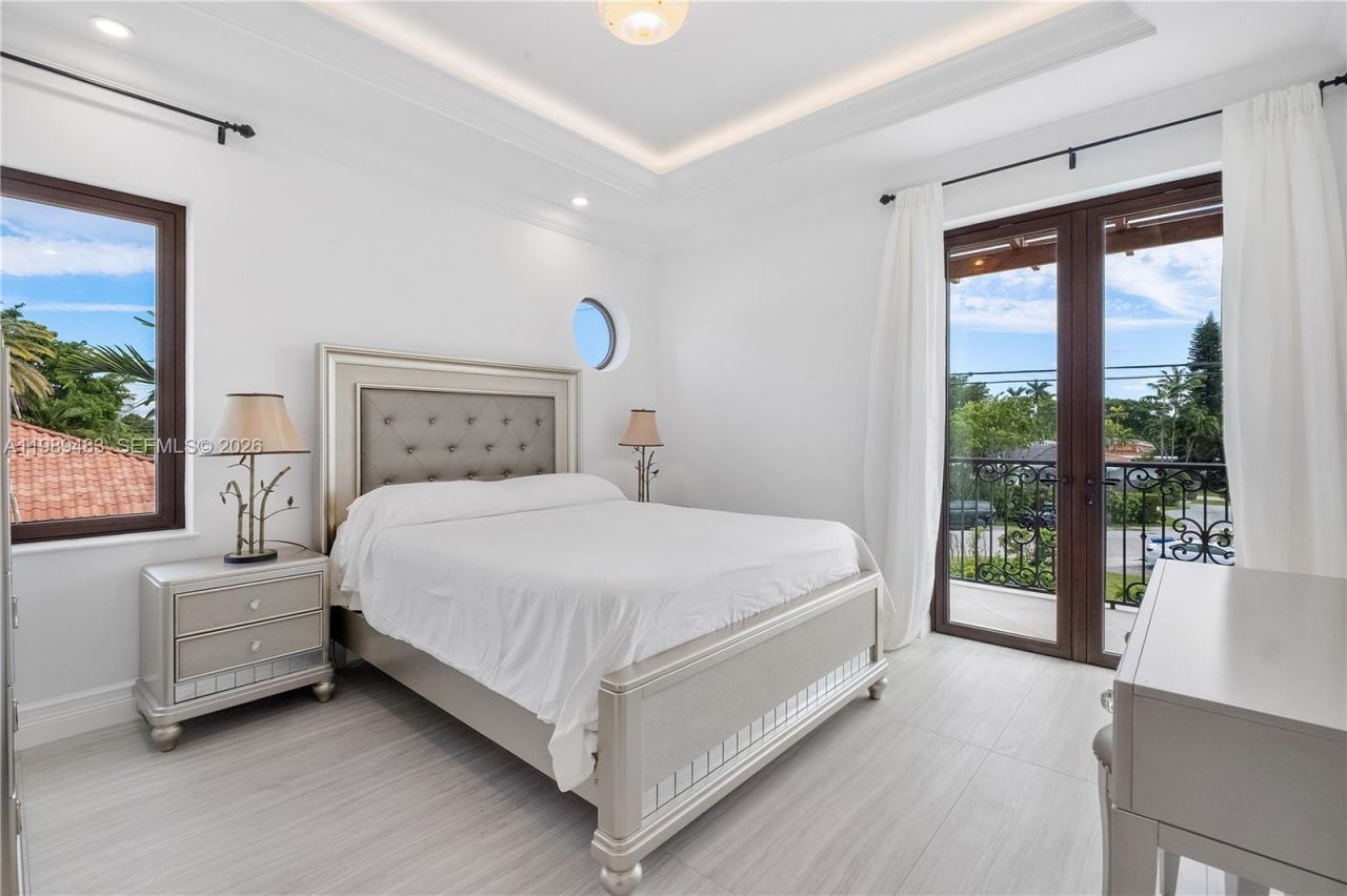 919 92nd St , Surfside, FL 33154 Photo