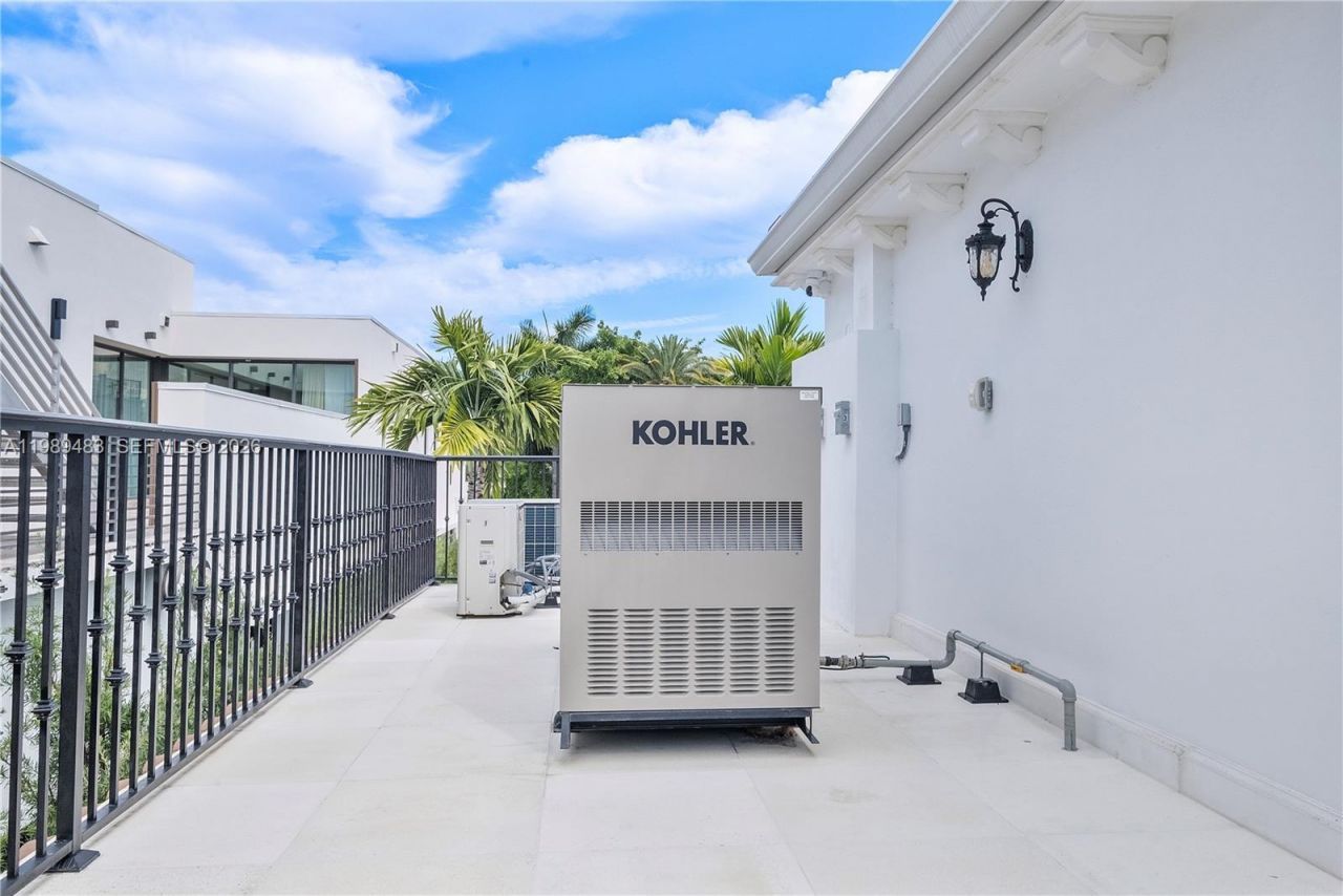 919 92nd St , Surfside, FL 33154 Photo