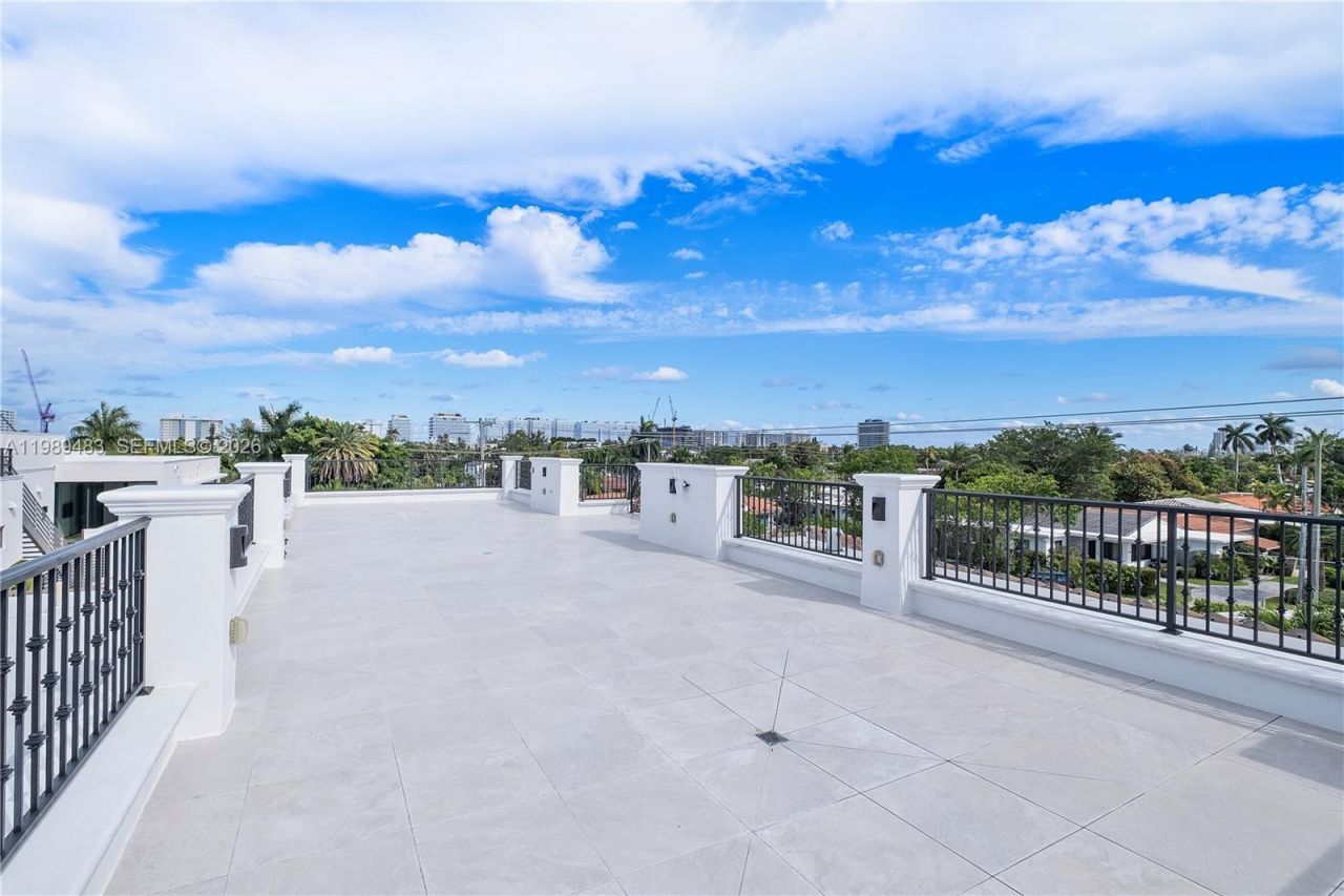 919 92nd St , Surfside, FL 33154 Photo