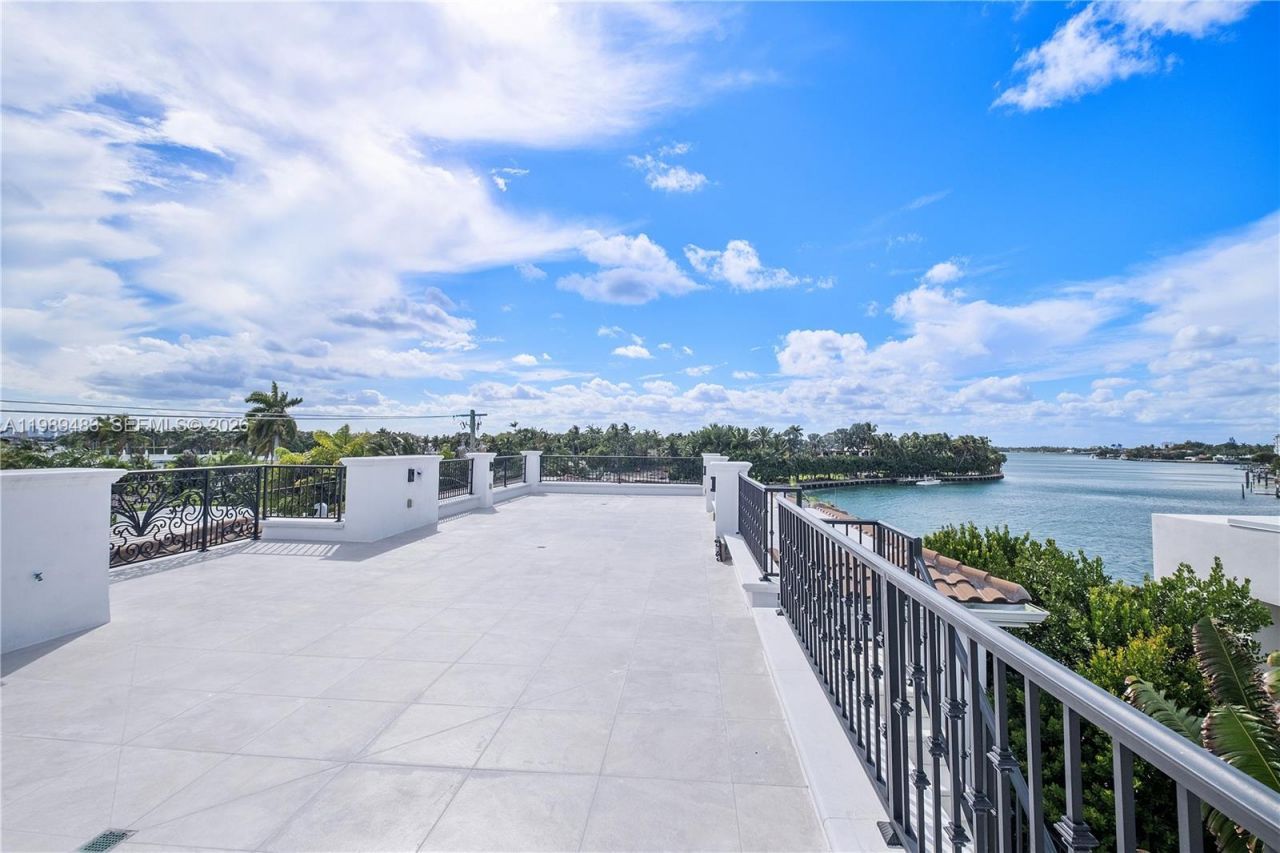 919 92nd St, Surfside, FL 33154 Photo