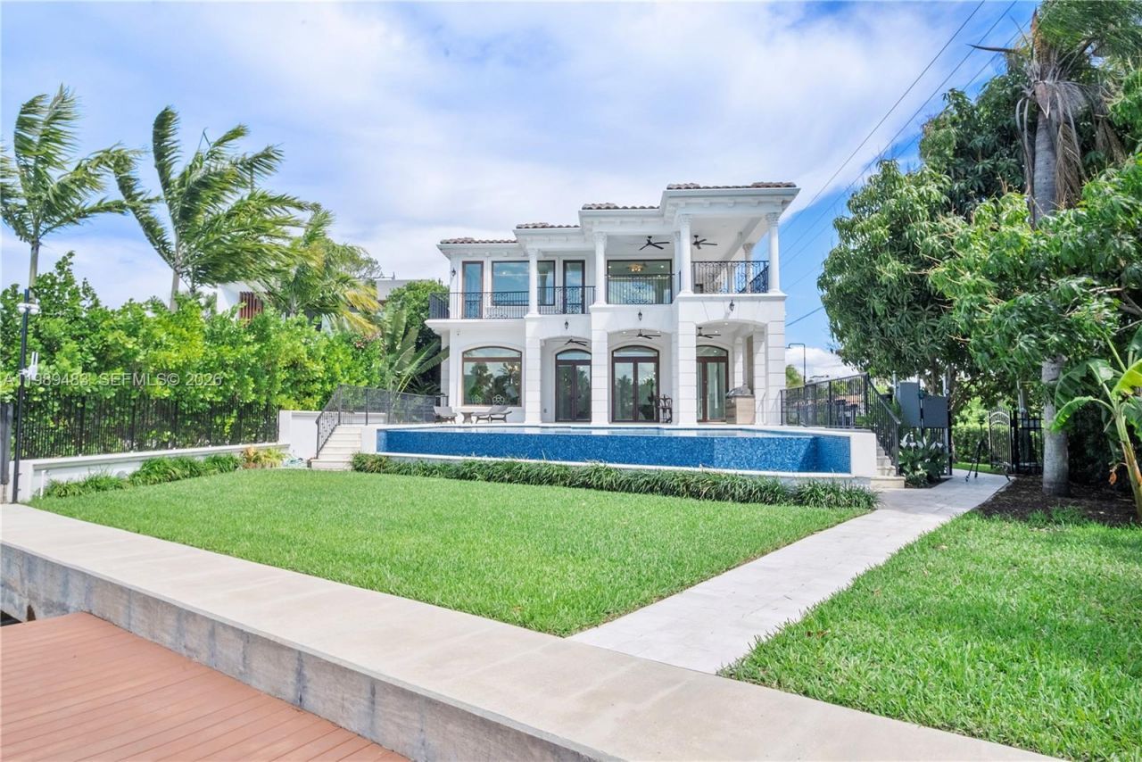 919 92nd St , Surfside, FL 33154 Photo